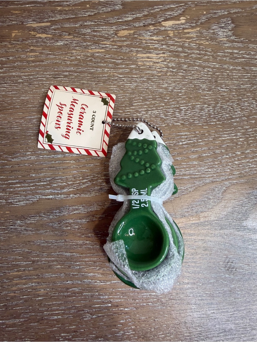 NWT Target Bullseye Playground Christmas Tree Ceramic Measuring Spoons Set